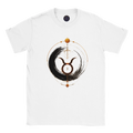 Camiseta blanca unisex con símbolo Anillo Tauro y estética minimalista moderna.
